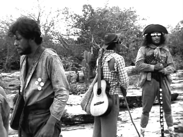 Dios y el diablo en la tierra del sol | GLAUBER ROCHA (Película completa online en español)